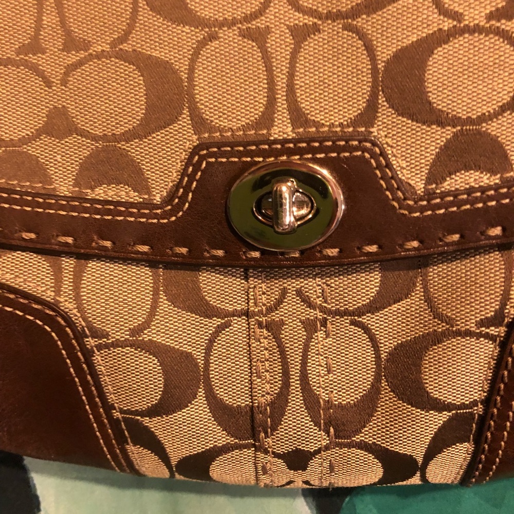 Small Coach Purse! - Picture 2 of 5